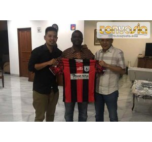 Persipura Gunakan Pelatih Baru | Agen Bola Online | Judi Bola